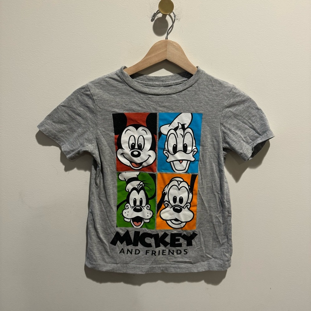 Mickey and friends Disney gray tshirt top size small youth